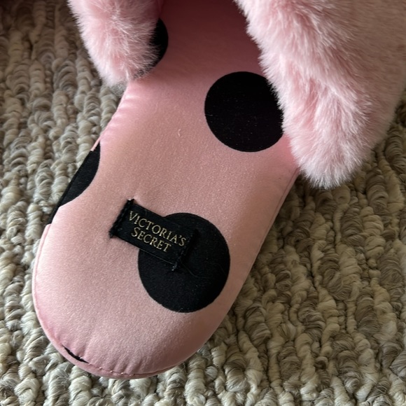 Victoria’s Secret Slippers - Size Small - Picture 2 of 3